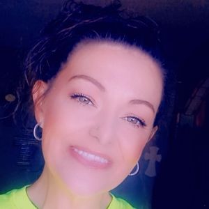 Meet your Posher, Gloria